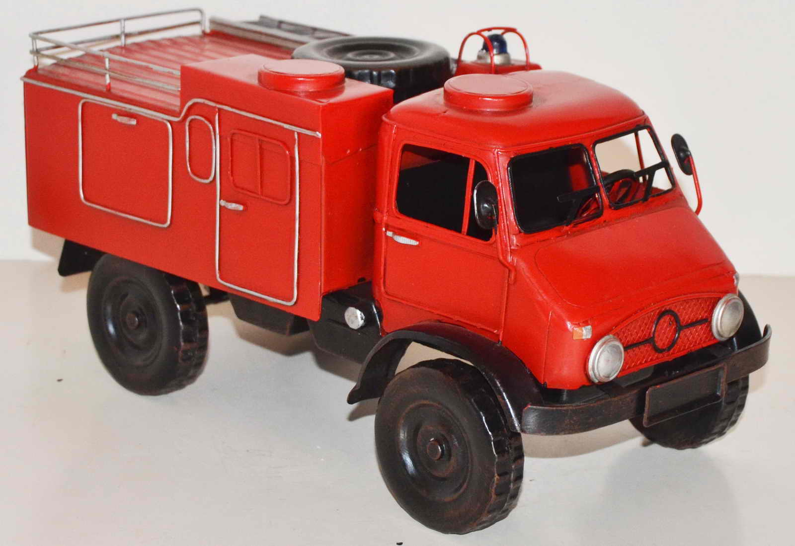 Blechmodell - Unimog Feuerwehr Gerätewagen