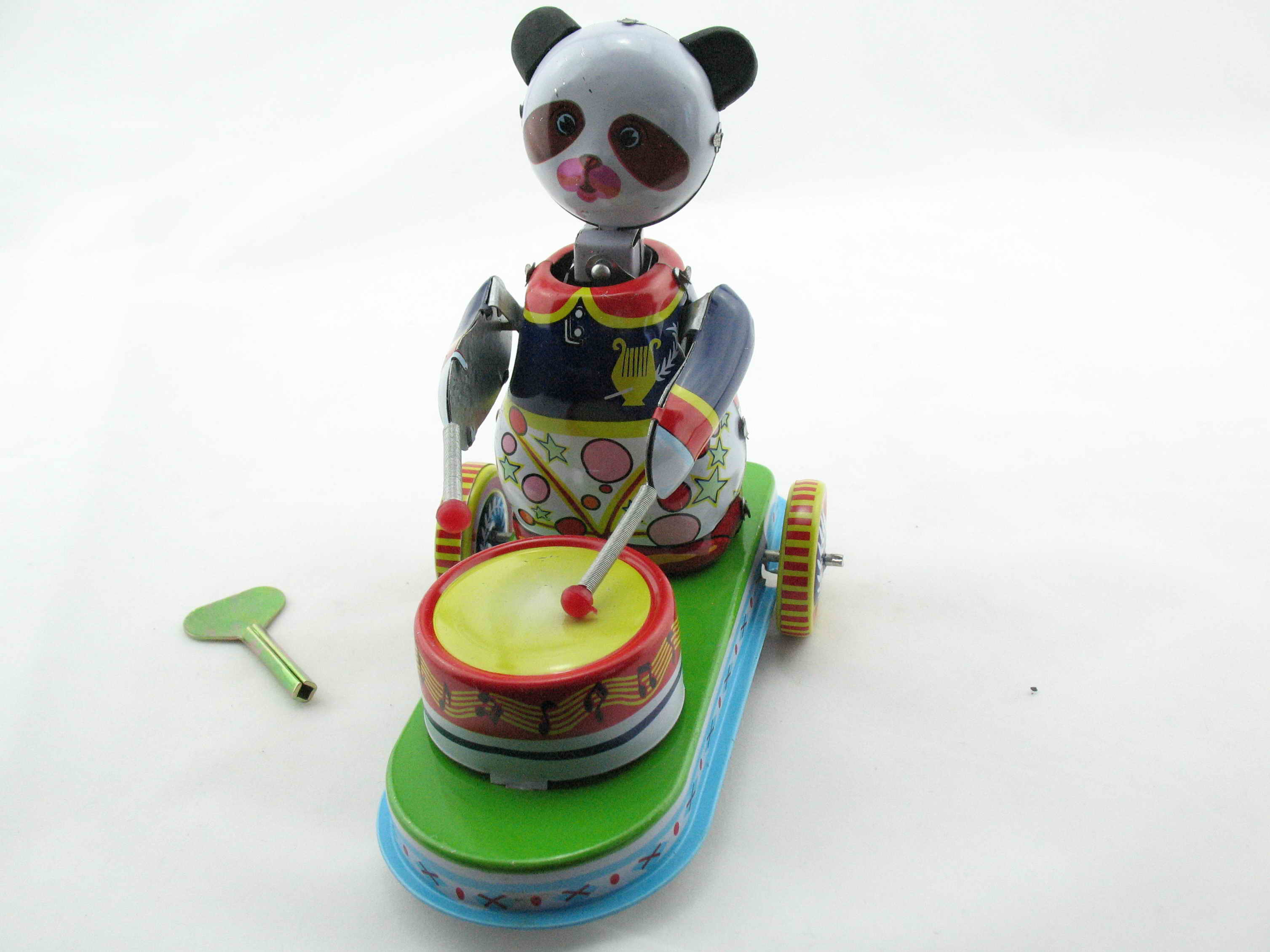 Blechspielzeug - Pandabär mit Trommel auf Wagen