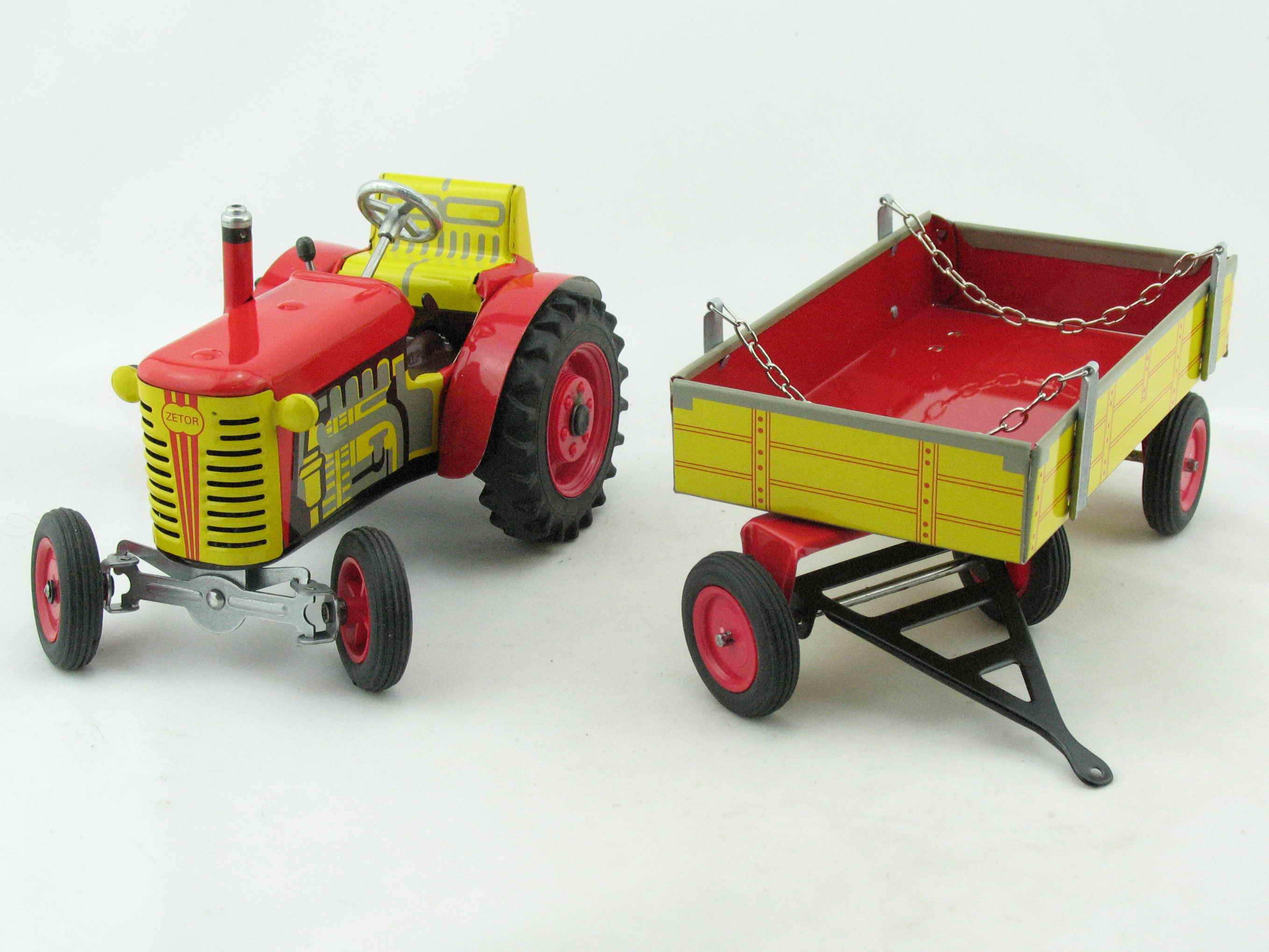 Traktor ZETOR mit Anhänger, rot von KOVAP - Blechspielzeug