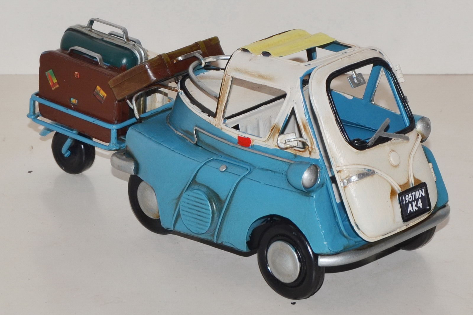 Blechmodell - BMW Isetta mit Koffer-Anhänger