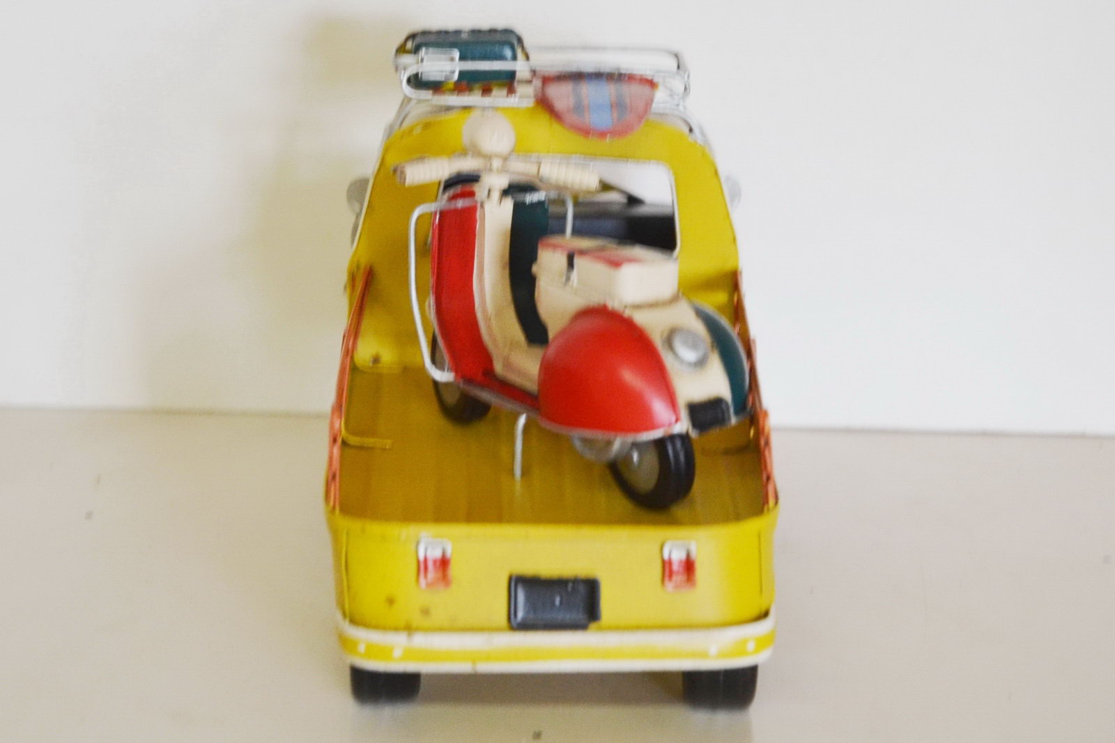 Blechmodell - Transporter mit Motorroller