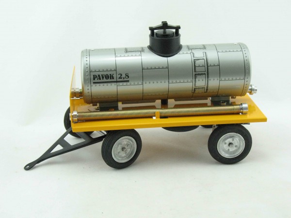 Traktor Anhänger mit Wasserfass von KOVAP - Blechspielzeug